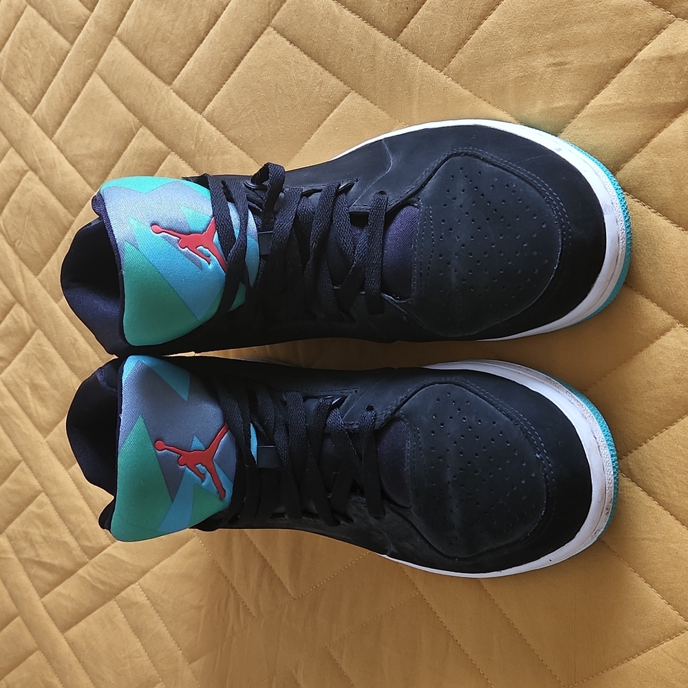 Nike Air Jordan Black/Retro Jade Flight Club